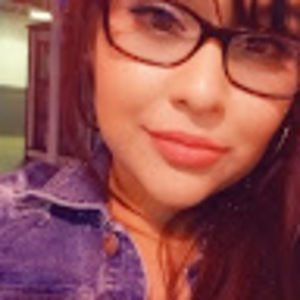 Meet your Posher, Senia